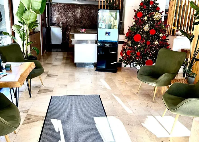 Esperia Hotel *